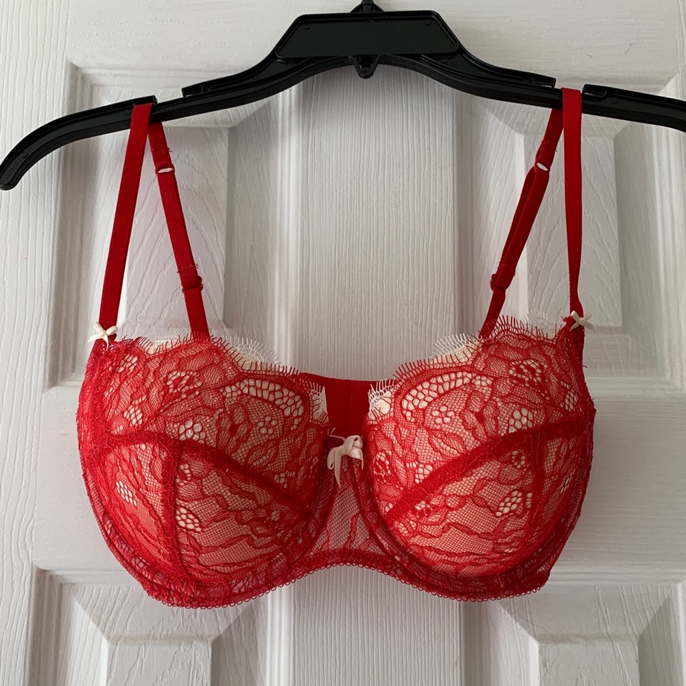 32DD Sexy Red b.tempt’d by Wacoal bra